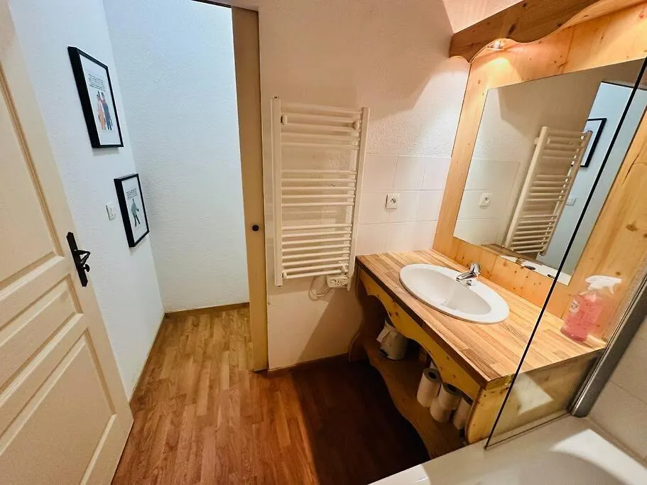 Apartment Les 3 Vallees, Appartement Montagnard Avec Spa Et Piscine Orelle